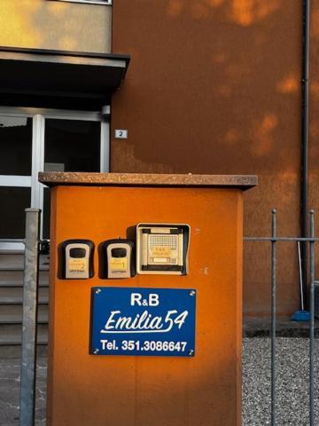 R&B Emilia Bed and Breakfast Cadeo Eksteriør billede